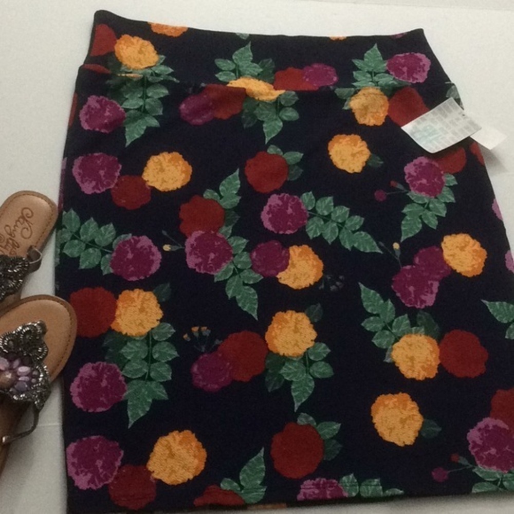 NWT Lularoe Navy Floral Cassie Skirt Sz XXL
